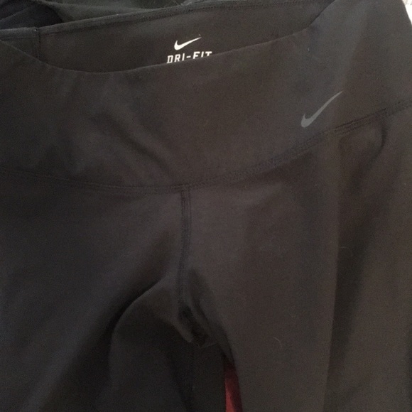 NIKE Women’s DRI-FIT CAPRI PANTS - Picture 7 of 7